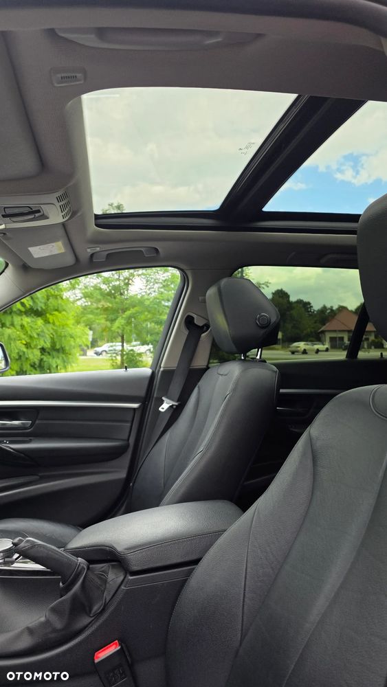BMW Seria 3 320d Luxury Line - 11
