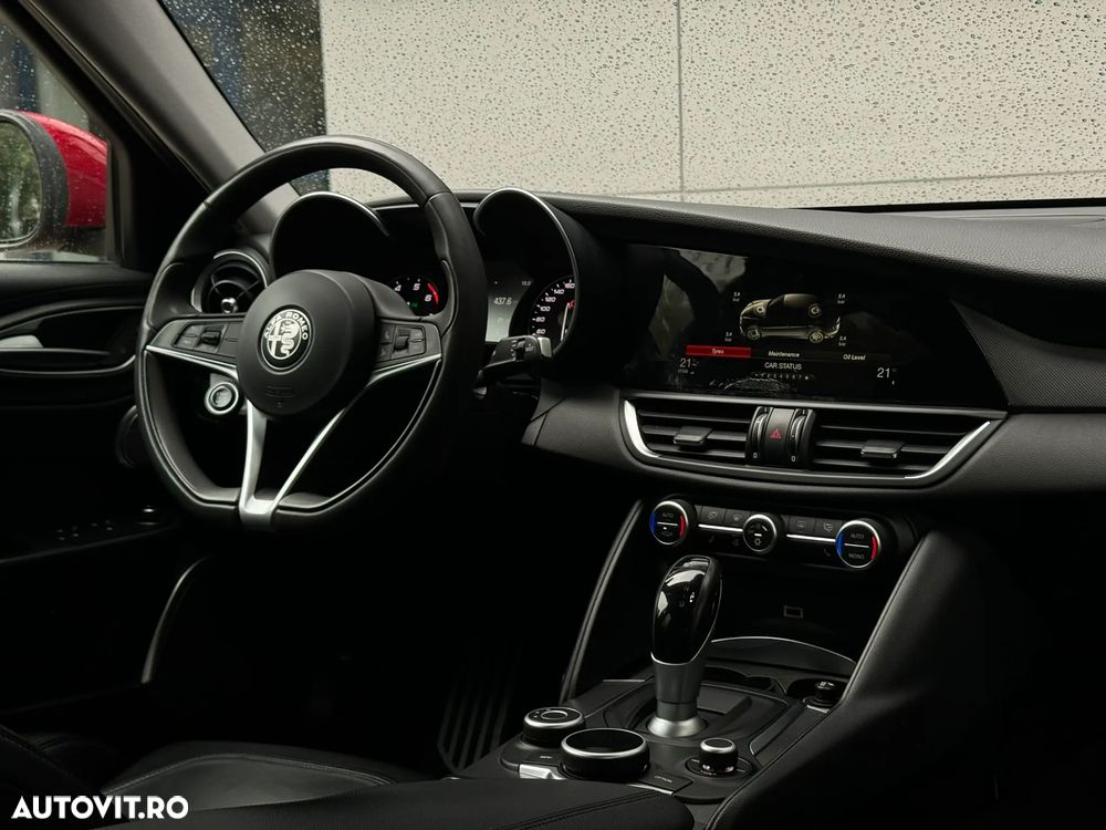 Alfa Romeo Giulia 2.0 Turbo AWD AT8 Veloce - 18