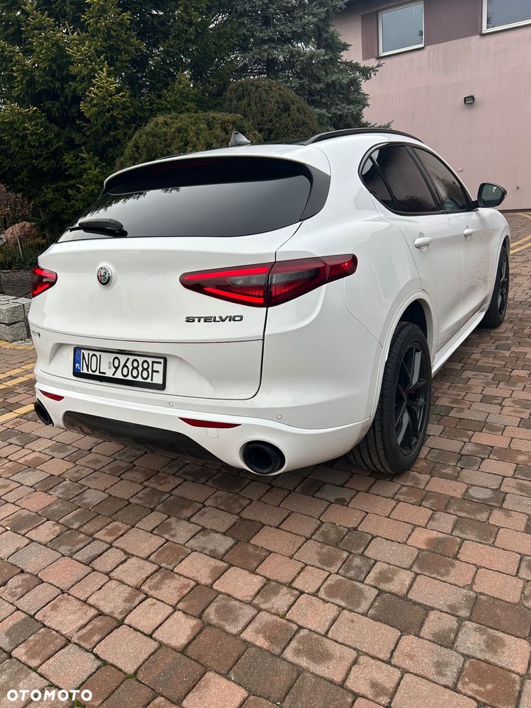 Alfa Romeo Stelvio - 6