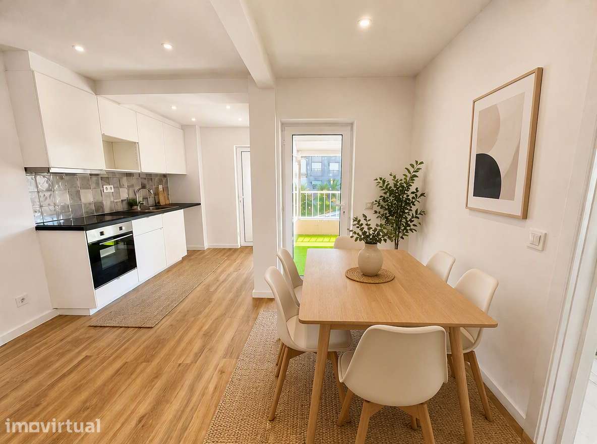 T2 Remodelado com Varanda de 13 m² - Queluz - Grande imagem: 2/26