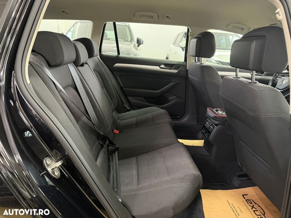 Volkswagen Passat 2.0 TDI (BlueMotion Technology) Comfortline - 29