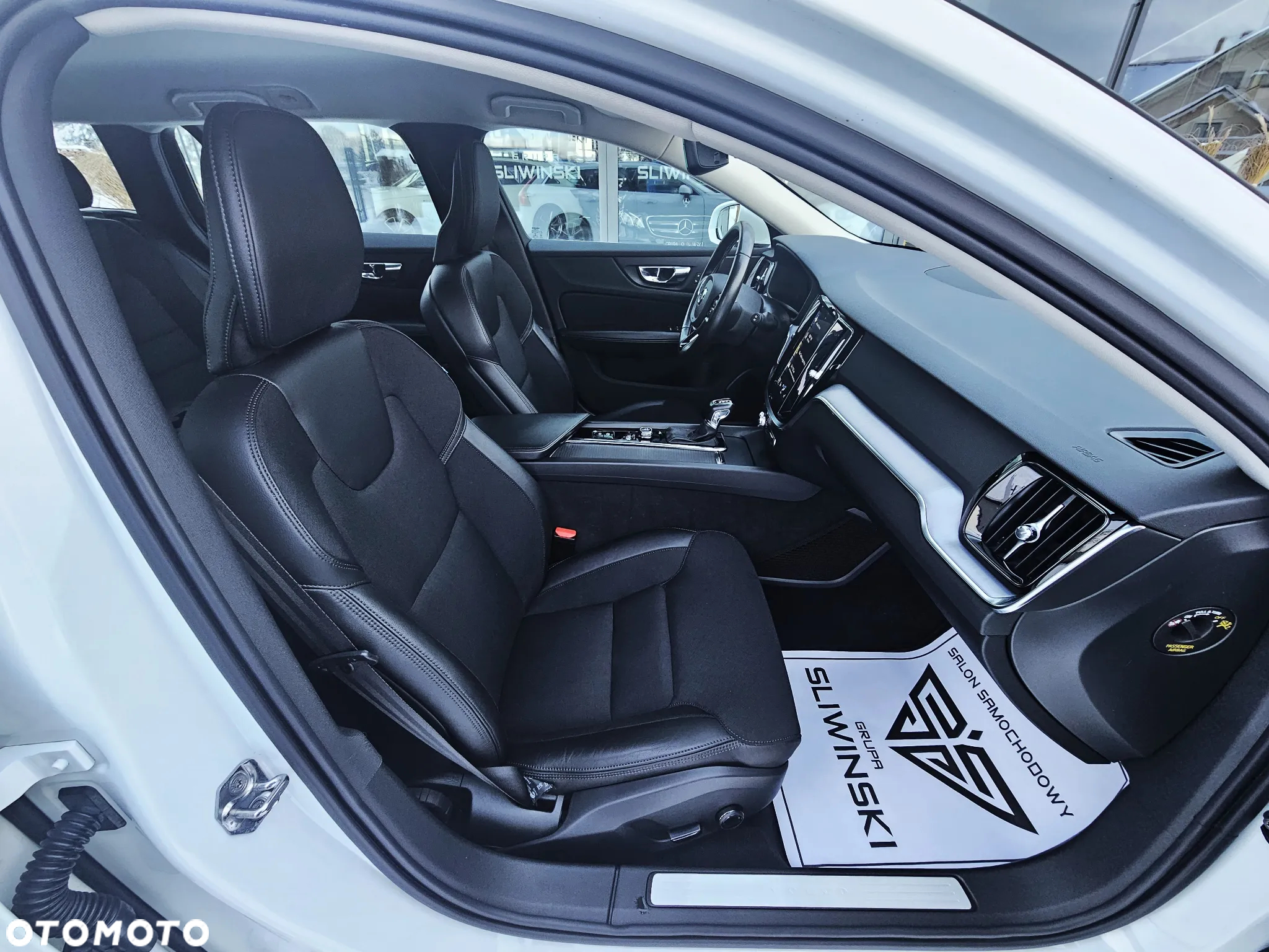 Volvo V60 D4 AWD Momentum - 23