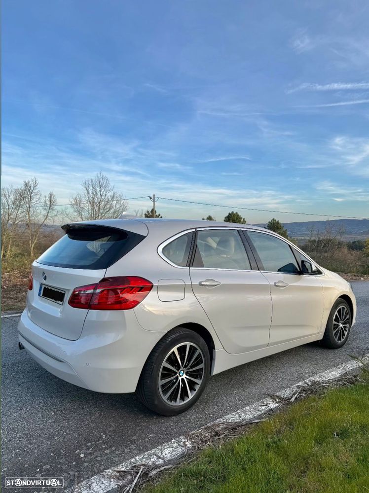 BMW 218 Active Tourer d Luxury Line - 4
