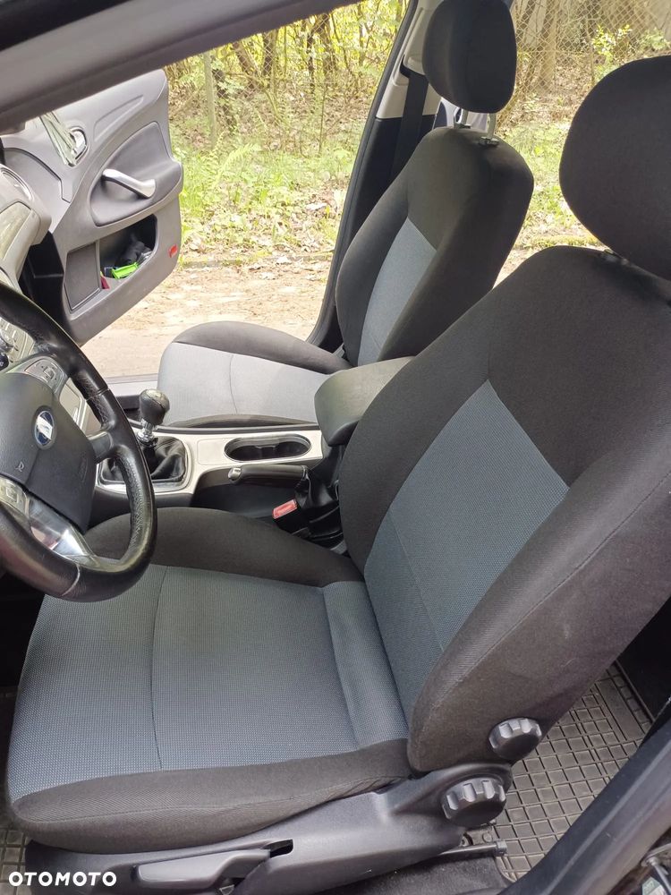 Ford Mondeo 2.0 TDCi Titanium - 22
