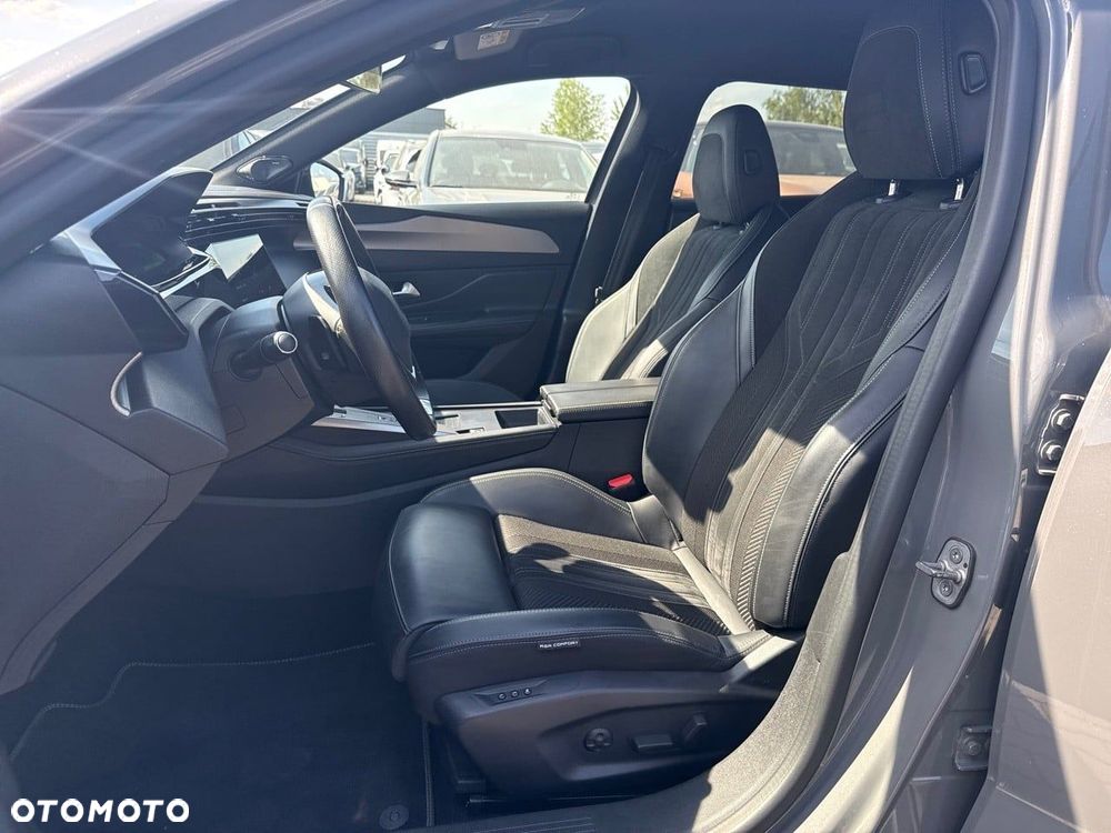 Peugeot 408 - 9