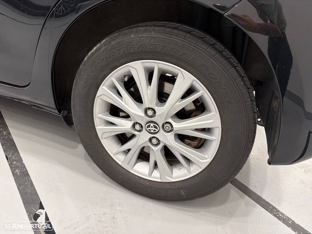 Toyota Yaris 1.5 HSD Exclusive - 11