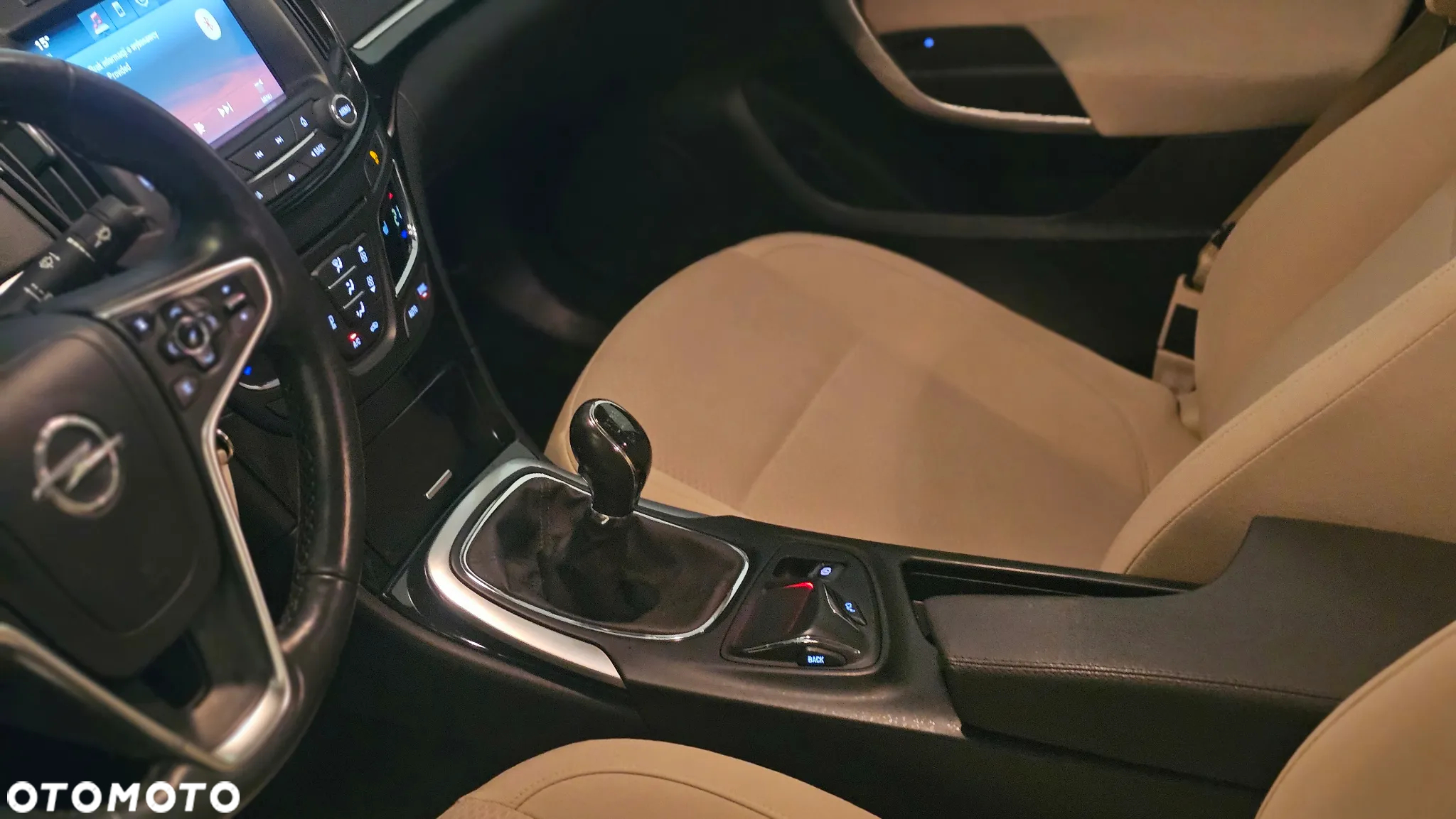 Opel Insignia - 12