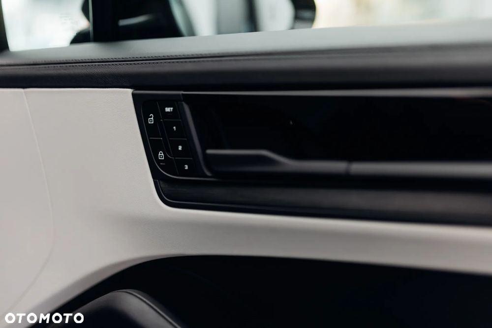 Porsche Cayenne GTS - 28