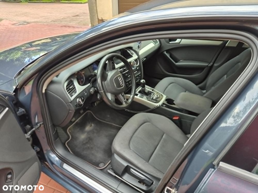 Audi A4 Limousine - 5