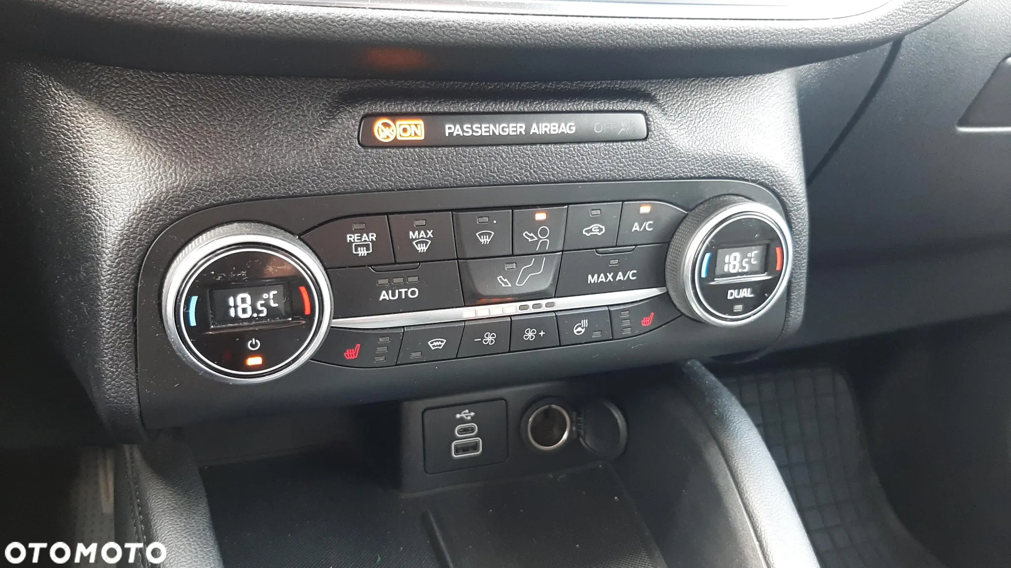 Ford Kuga 2.5 FHEV FWD Titanium - 22