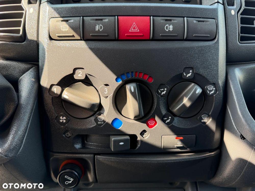 Peugeot Boxer * 2.2 / 100KM * L1H1 * Bagażnik dachowy * Hak * - 38