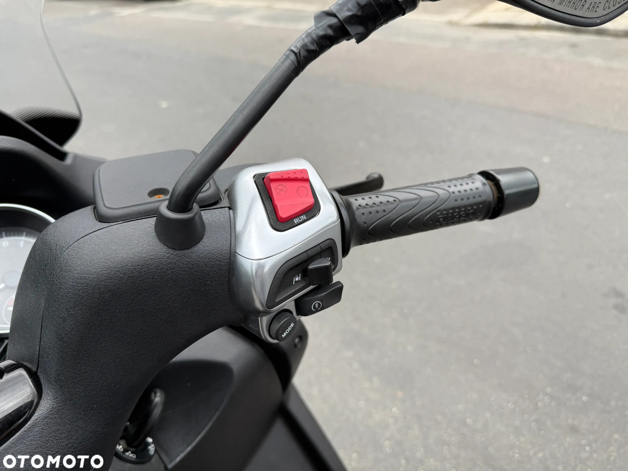 Piaggio MP-3 - 12