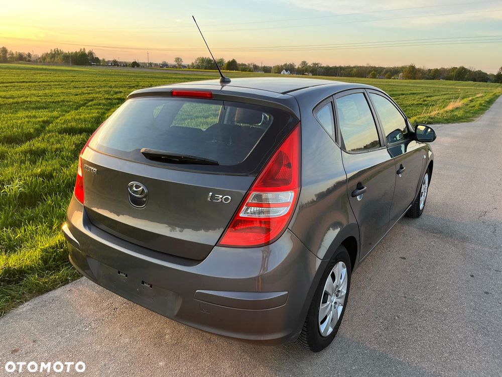 Hyundai i30 1.4 Base + - 35