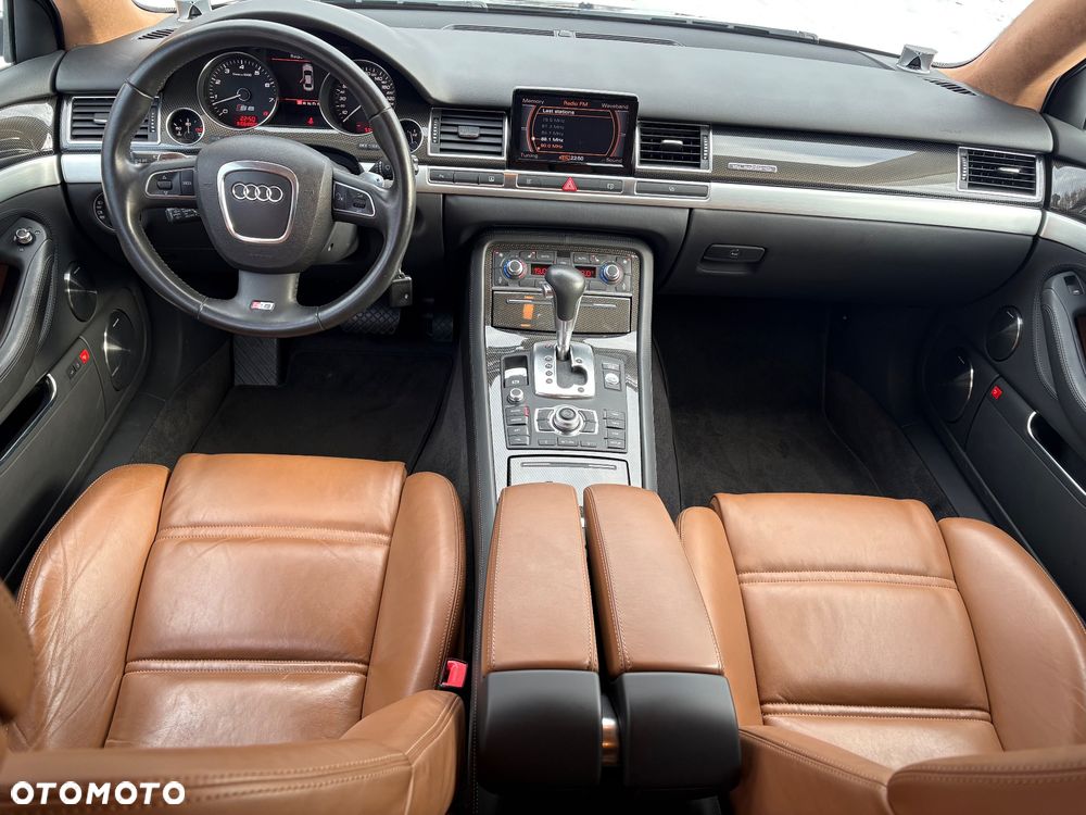Audi S8 - 7