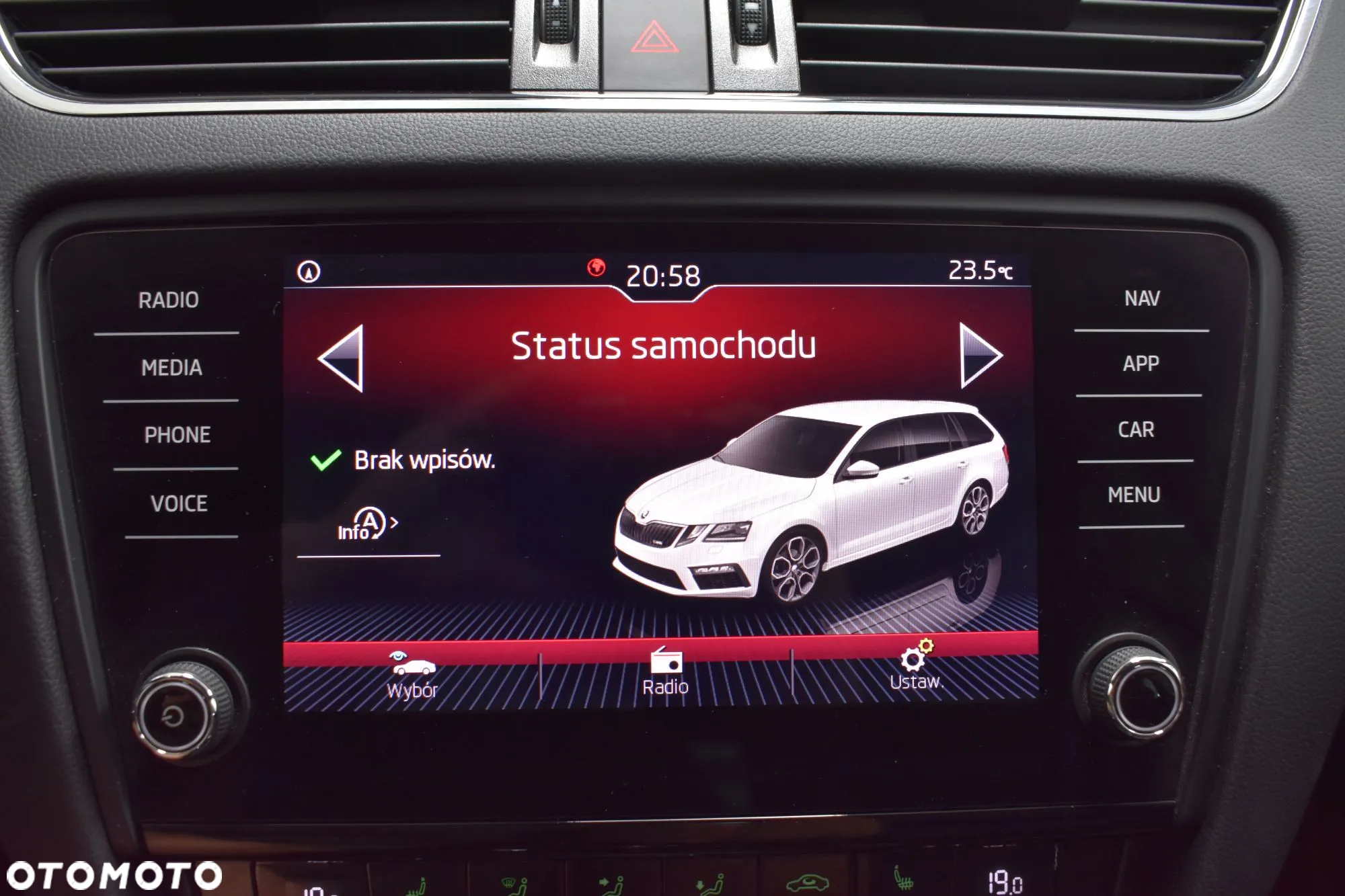 Skoda Octavia Combi 2.0 TSI RS - 34