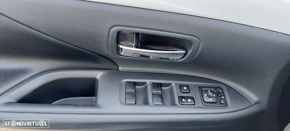 Mitsubishi Outlander 2.0 PHEV Instyle Navi - 11
