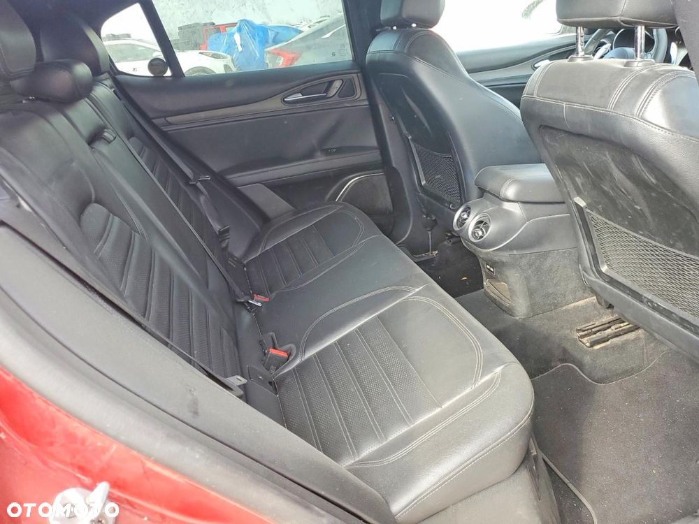 Alfa Romeo Stelvio 2.0 Turbo Veloce Q4 - 10