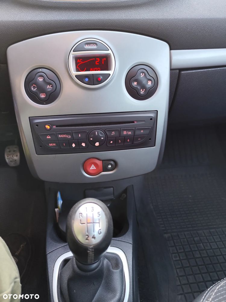 Renault Clio - 6