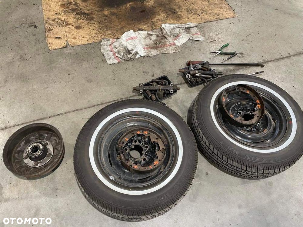 Pontiac Chieftain - 31