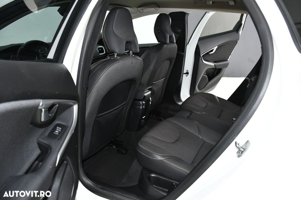 Volvo V40 Cross Country D3 Geartronic Momentum - 14