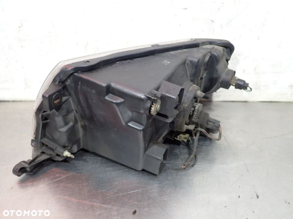 LAMPA PRAWA PRZEDNIA MITSUBISHI PAJERO PININ - 6