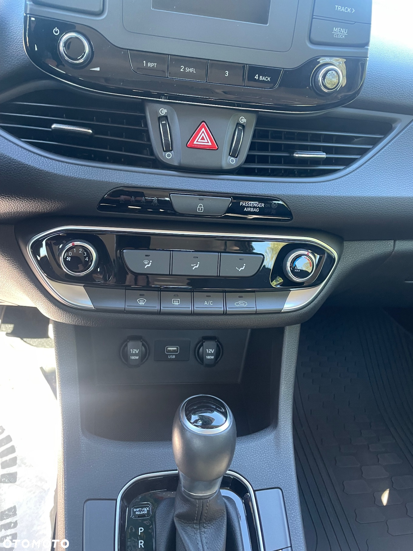 Hyundai i30 1.6 D Comfort DCT - 8