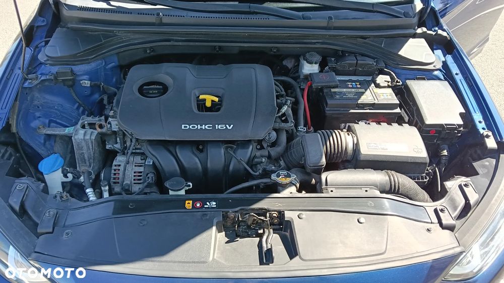 Hyundai Elantra - 14