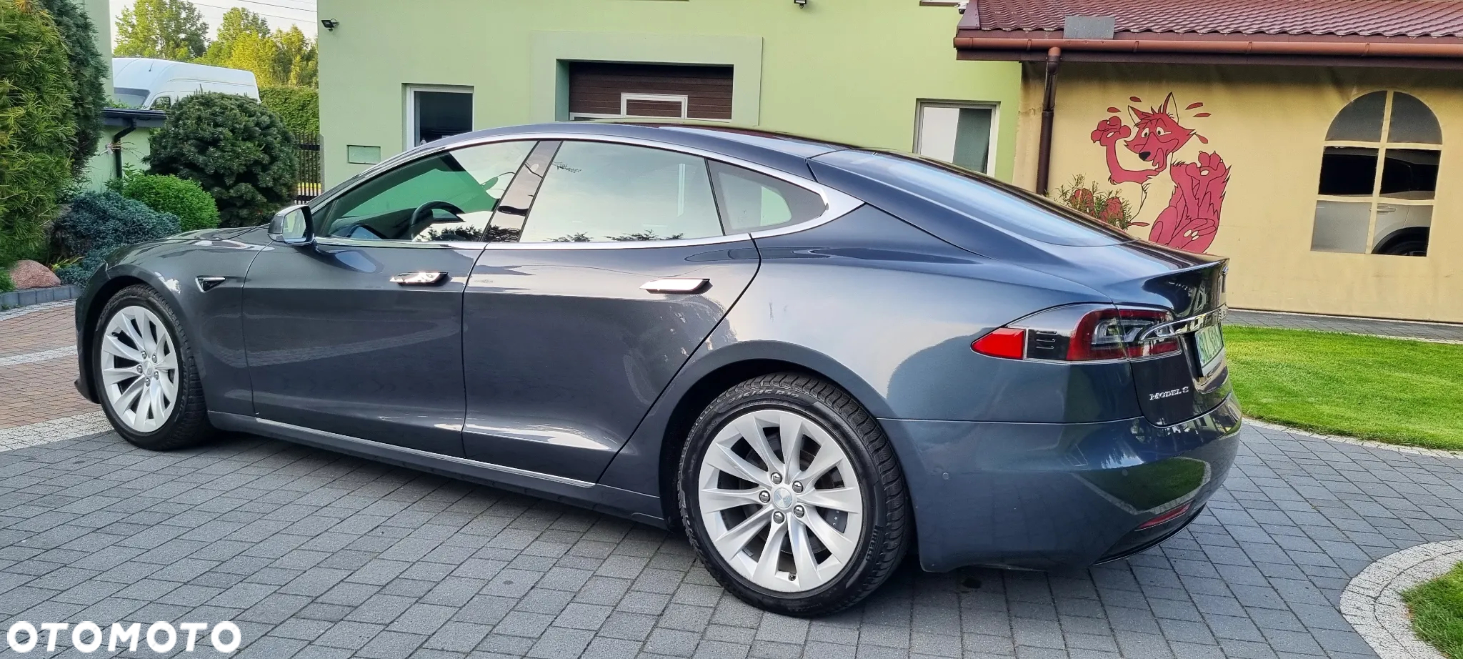 Tesla Model S Long Range Plus - 10