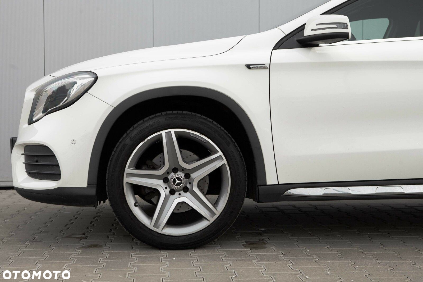 Mercedes-Benz GLA 220 4-Matic AMG Line - 13