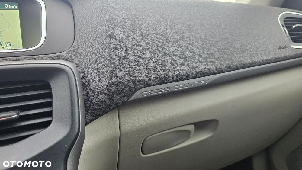 Volvo V40 Cross Country D2 Summum - 9