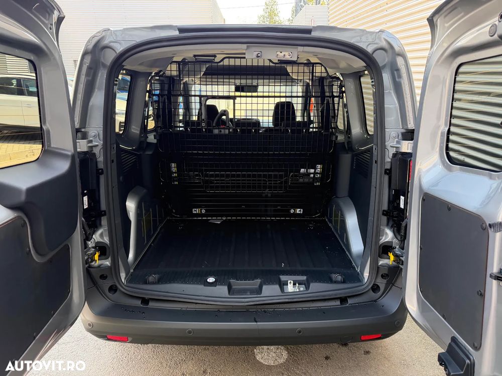 Ford Courier - 23