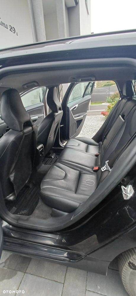 Volvo V60 D4 Summum - 16