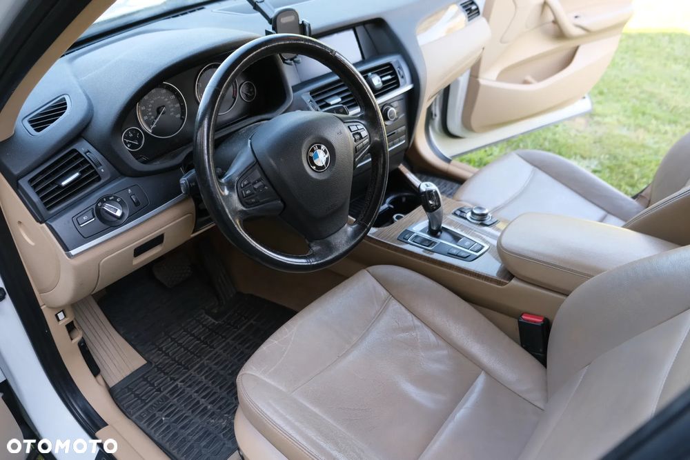 BMW X3 xDrive28i - 11