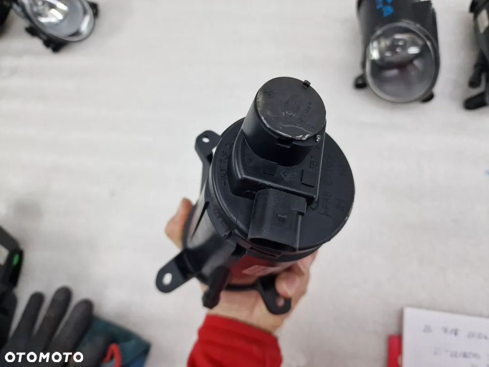 VW PASSAT B5 LIFT 00-05 LEWY / PRAWY HALOGEN , NR 3B7941700A / 3B7941699A  , NR AUKCJI H27 - 5