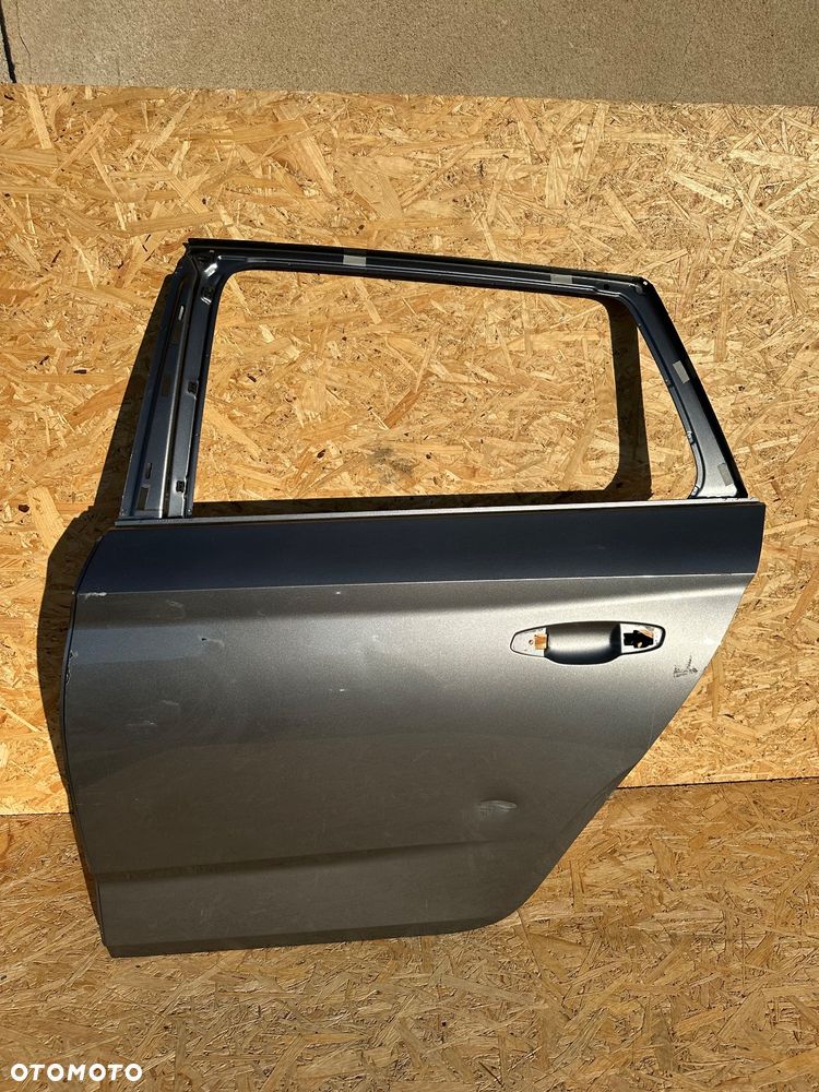 Skoda Kamiq 568 drzwi tylne lewe lewy tył