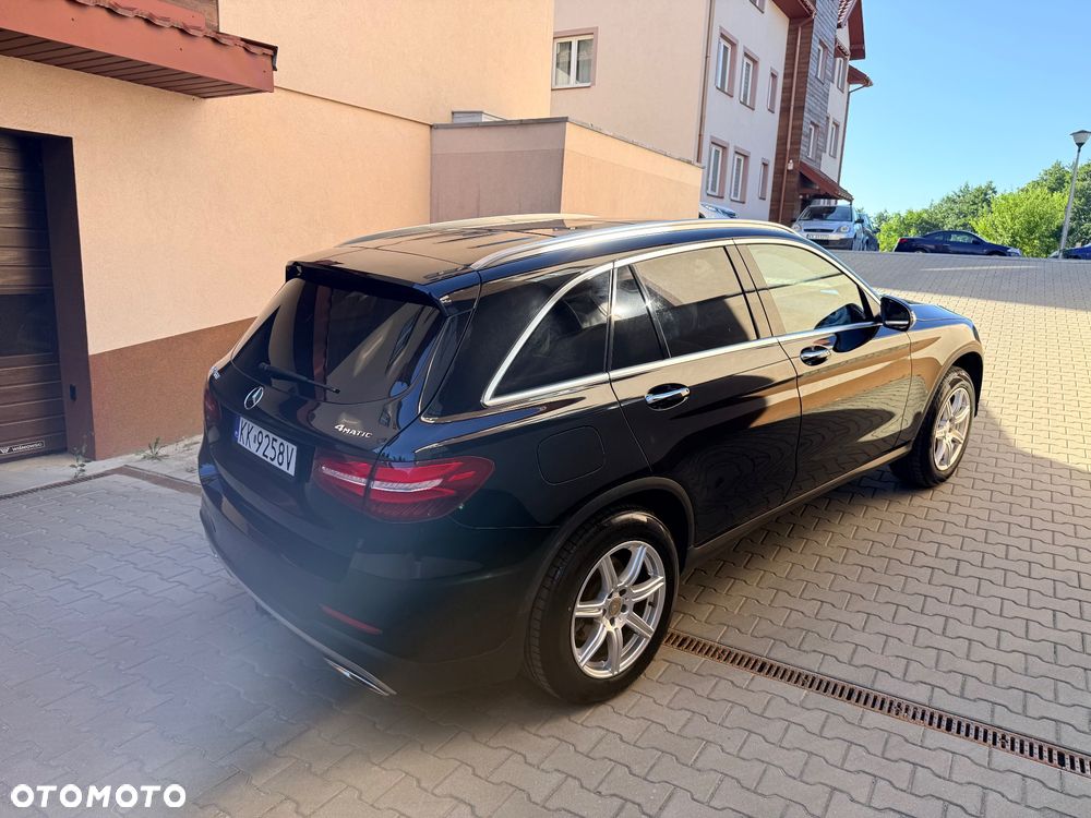 Mercedes-Benz GLC 300 4Matic 9G-TRONIC AMG Line - 17