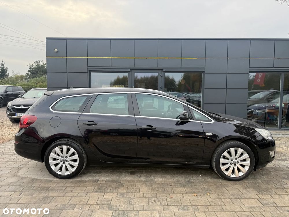 Opel Astra 1.4 EcoFLEX Cosmo - 16