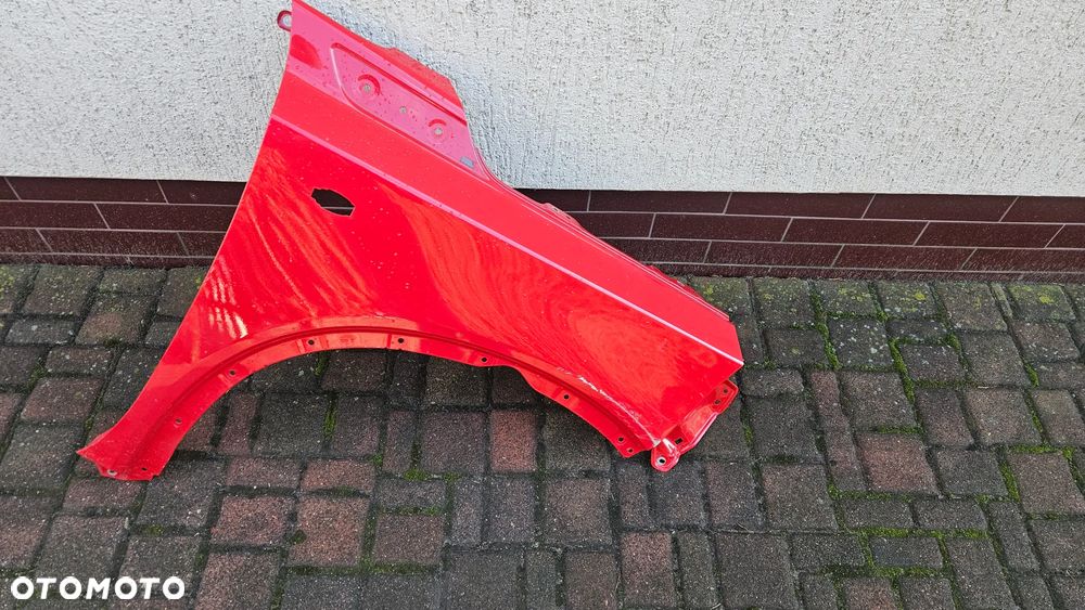 Suzuki Vitara III Blotnik przedni prawy