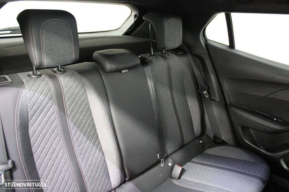 Peugeot 2008 1.2 Allure - 17