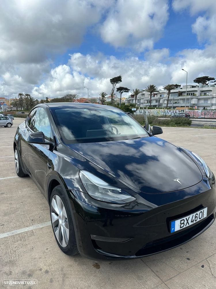 Tesla Model Y - 3