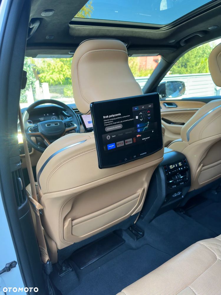 Jeep Grand Cherokee - 26