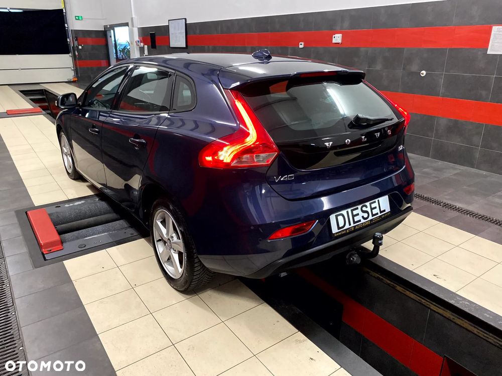 Volvo V40 D2 Momentum - 12