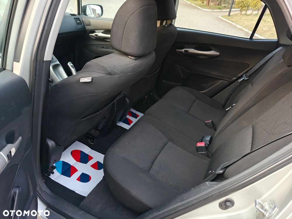 Toyota Auris 2.0 D-4D Premium - 8