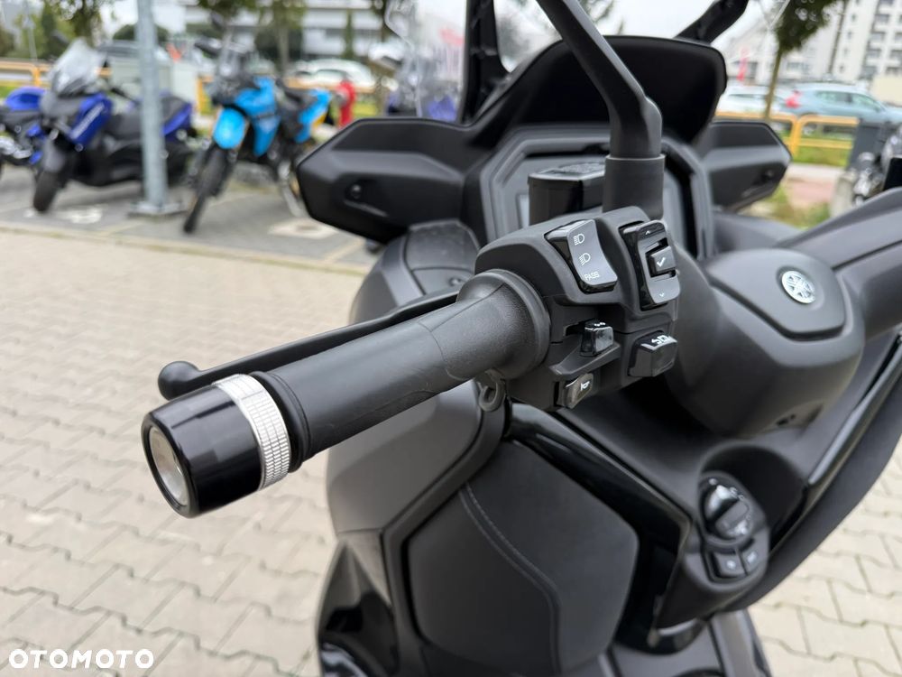 Yamaha X-max - 8