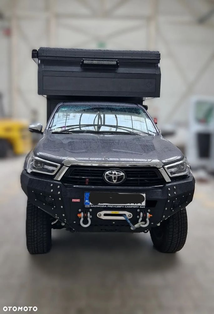 Toyota Hilux - 1