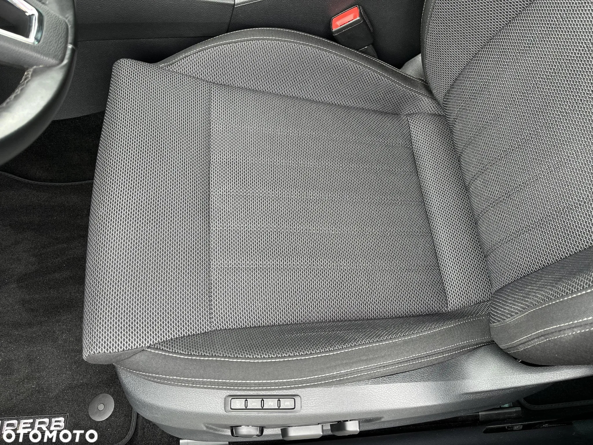 Skoda Superb Combi 2.0 TDI Style - 12
