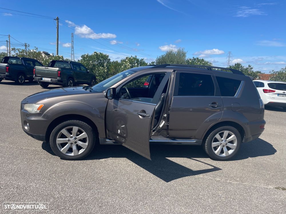 Mitsubishi Outlander - 16