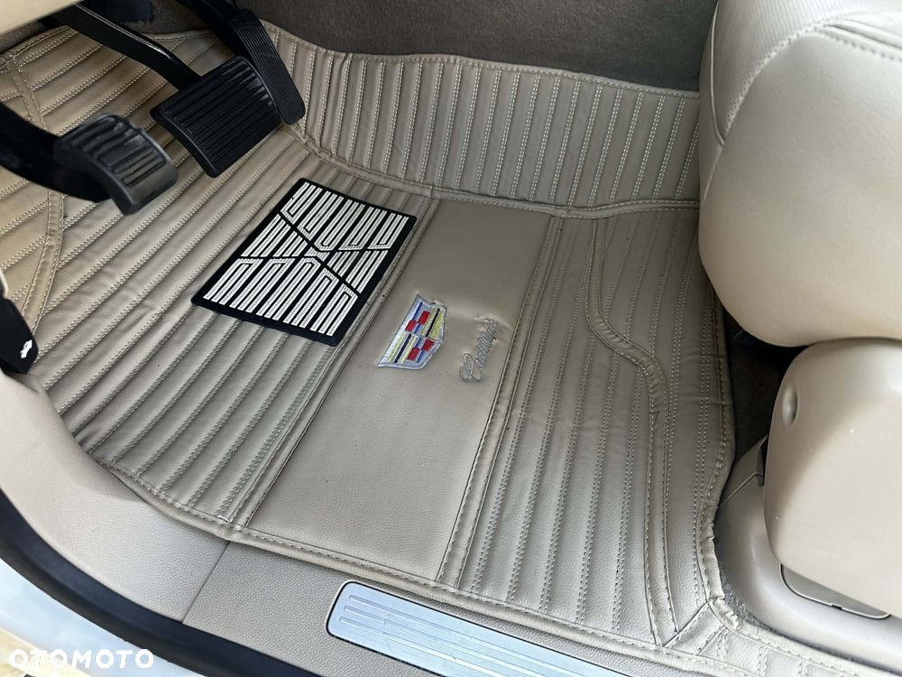 Cadillac Escalade - 20