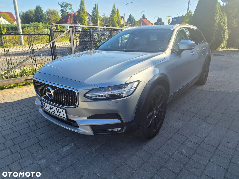Volvo V90 Cross Country - 16
