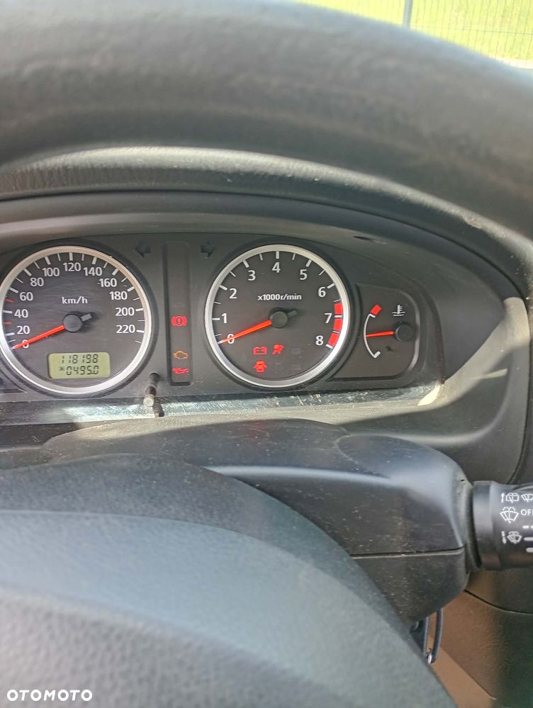 Nissan Almera - 6